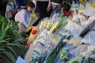 হংকং অগ্নি-ট্রাজেডি, ১২৮ জনের মৃত্যু :৩ দিনের শোক