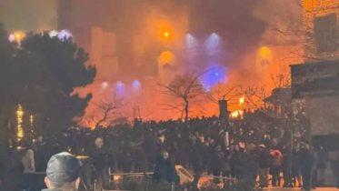 ইরানে মসজিদে আগুন, বিক্ষোভকারীদের হামলায় নিরাপত্তা বাহিনীর ১০৯ সদস্য নিহত