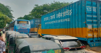 ঢাকা-চট্টগ্রাম মহাসড়কের গজারিয়ায় ১৩ কিলোমিটার যানজট