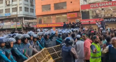 বাড্ডায় ‘লং মার্চ টু ইন্ডিয়ান হাইকমিশন’ কর্মসূচিতে পুলিশের বাধা