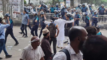 এমপিওভুক্ত শিক্ষকদের আন্দোলন ঘিরে ধাওয়া-পাল্টা ধাওয়া