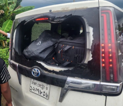 গোলাপগঞ্জে এনসিপি’র গাড়িবহরে হামলা : সারজিস আলমের গাড়ির গ্লাস ভাঙচুর
