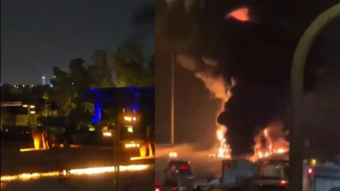 রিয়াদে মার্কিন দূতাবাসে বিস্ফোরণের পর আগুন