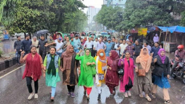 বৃষ্টিতে ভিজে রাজধানীতে রিজভীর নেতৃত্বে মিছিল