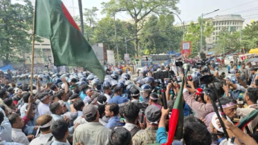 শাহবাগ ব্লকেড উঠিয়ে নিলেন শিক্ষকরা : দাবি মানা না হলে নতুন কর্মসূচি
