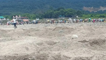 সিলেটে পাথর লুটের ঘটনায় মামলা : আসামি ১৫০০