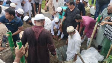 মা-বাবার কবরের পাশে চিরনিদ্রায় শায়িত তোফায়েল আহমেদ