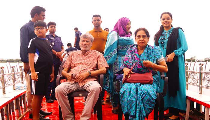 ‘হাওরকেন্দ্রিক পর্যটন শিল্পের বিকাশে প্রধানমন্ত্রী আন্তরিক’ ‘হাওরকেন্দ্রিক পর্যটন শিল্পের বিকাশে প্রধানমন্ত্রী আন্তরিক’