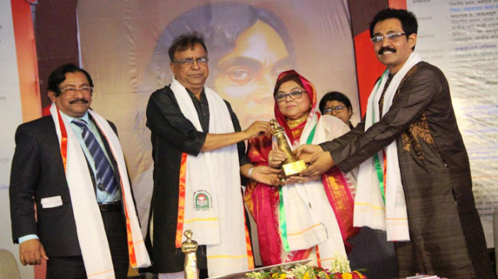 নজরুলের বাংলাদেশে আগমনের ৫১ বর্ষপূর্তিতে বর্ণাঢ্য আয়োজন নজরুলের বাংলাদেশে আগমনের ৫১ বর্ষপূর্তিতে বর্ণাঢ্য আয়োজন