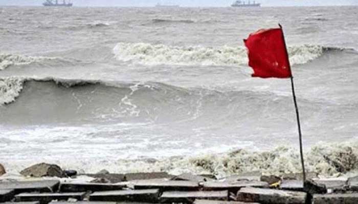 সাগরে তিন নম্বর সতর্ক সংকেত সাগরে তিন নম্বর সতর্ক সংকেত