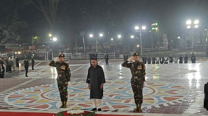 ভাষা শহীদদের প্রতি প্রধানমন্ত্রীর শ্রদ্ধা নিবেদন 
