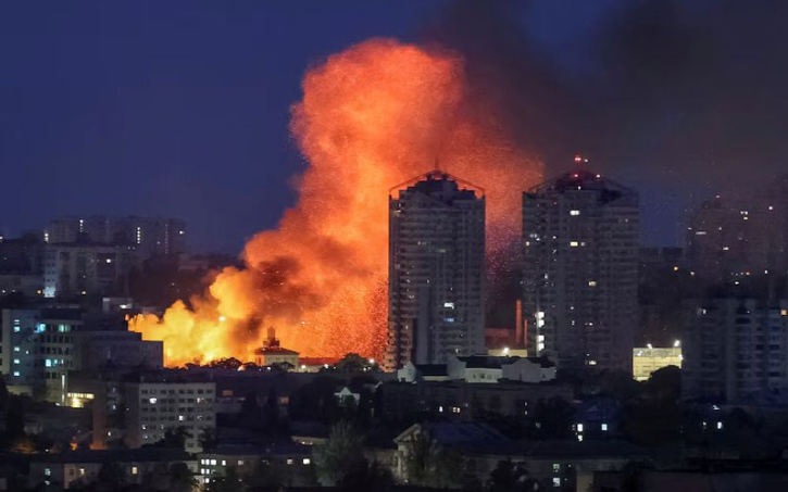 কিয়েভে রাশিয়ার ভয়াবহ হামলা : বিদ্যুৎহীন ৬ লক্ষাধিক বাসিন্দা