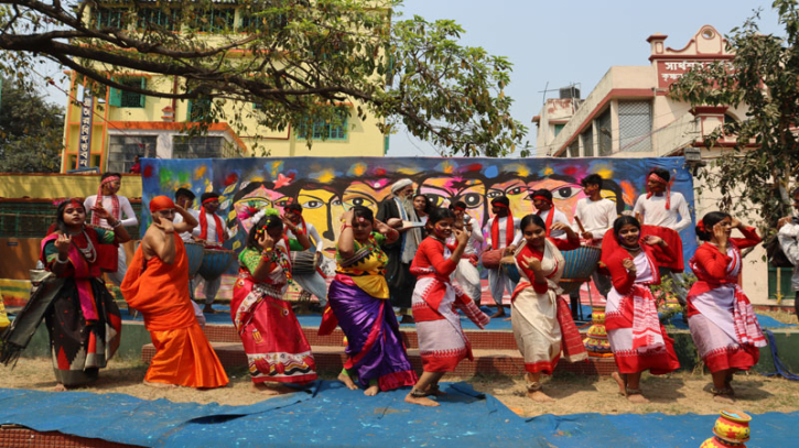 উড়ানের বসন্ত উৎসব যেন ‘এক টুকরো শান্তিনিকেতন’