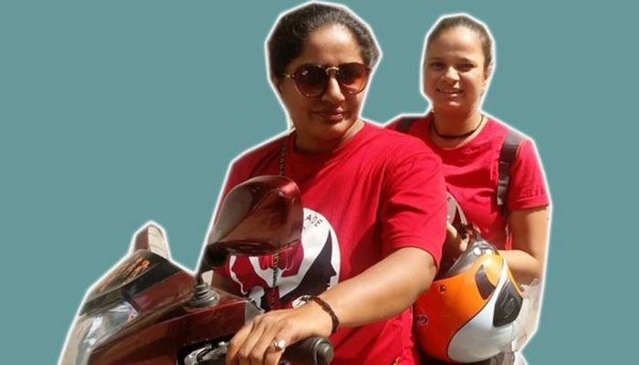 ধর্ষণের বিরুদ্ধে রুখে দাঁড়ানো শেখাচ্ছেন যে নারী ধর্ষণের বিরুদ্ধে রুখে দাঁড়ানো শেখাচ্ছেন যে নারী