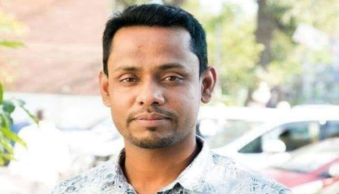 ভালুকায় ফুটবল খেলতে গিয়ে এক যুবকের মৃত্যু ভালুকায় ফুটবল খেলতে গিয়ে এক যুবকের মৃত্যু