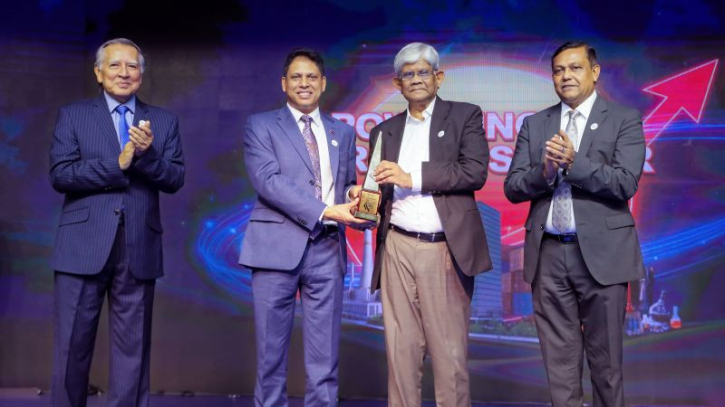 বাংলাদেশ বিজনেস অ্যাওয়ার্ডে আবারো বর্ষসেরা প্রতিষ্ঠানের সম্মাননা