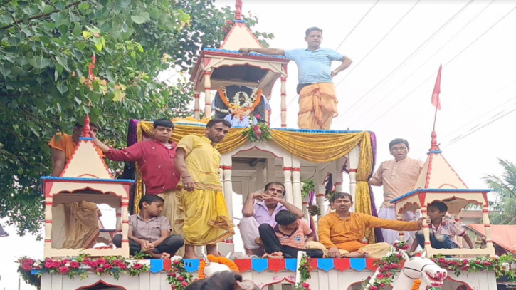 গাজীপুরে ঐতিহ্যবাহী রথযাত্রা ও রথমেলা শুরু গাজীপুরে ঐতিহ্যবাহী রথযাত্রা ও রথমেলা শুরু