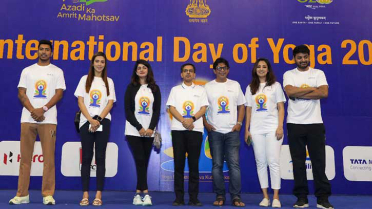 বর্ণাঢ্য আনুষ্ঠানিকতায় ঢাকায় আন্তর্জাতিক যোগ দিবস উদযাপন বর্ণাঢ্য আনুষ্ঠানিকতায় ঢাকায় আন্তর্জাতিক যোগ দিবস উদযাপন