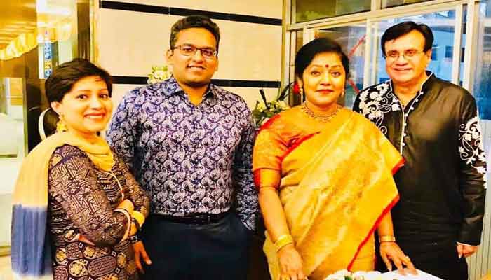 সপরিবারে করোনাযুদ্ধে জয়ী সাংবাদিক আবেদ খান সপরিবারে করোনাযুদ্ধে জয়ী সাংবাদিক আবেদ খান