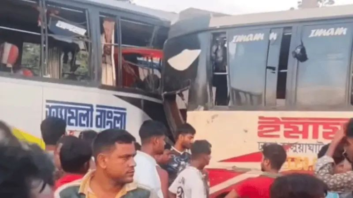ময়মনসিংহে দুই বাসের মুখোমুখি সংঘর্ষে নিহত ৩, আহত ১০