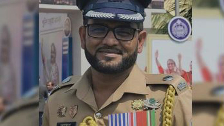 অতিরিক্ত এসপি আলেপকে গ্রেপ্তার দেখাল পুলিশ