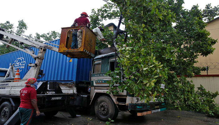 আম্পানের তাণ্ডবে পশ্চিমবঙ্গে ৭২ জনের মৃত্যু