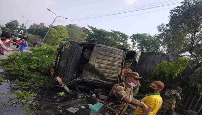রাজধানীতে সড়ক দুর্ঘটনায় সেনা সদস্য নিহত রাজধানীতে সড়ক দুর্ঘটনায় সেনা সদস্য নিহত