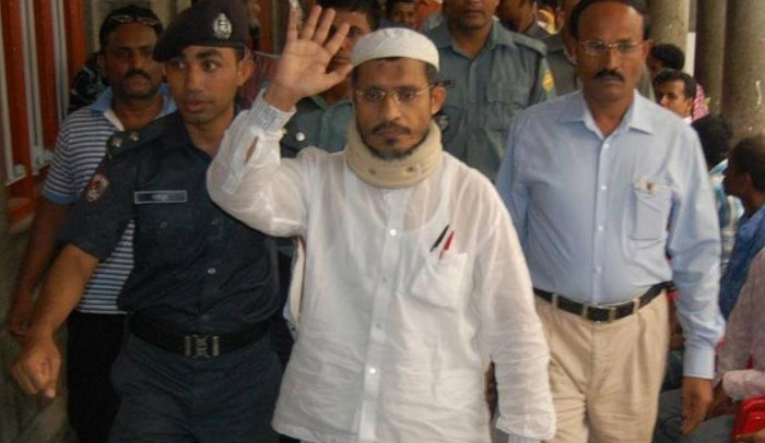 কারাগার থেকে হাসপাতালে লুৎফুজ্জামান বাবর কারাগার থেকে হাসপাতালে লুৎফুজ্জামান বাবর