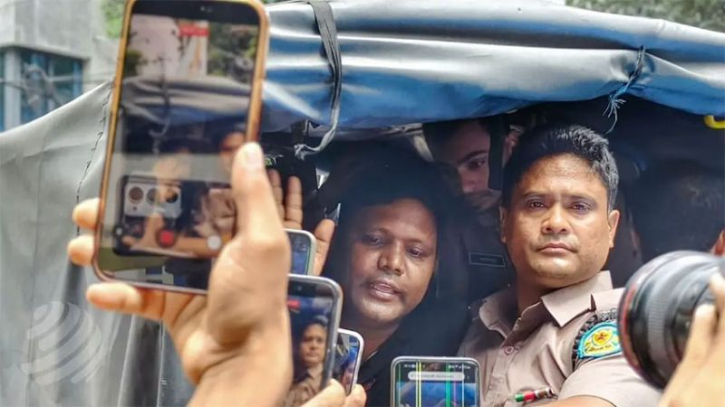 ধানমন্ডি ৩২-এ শ্রদ্ধা জানাতে এসে কার্যক্রম নিষিদ্ধ যুবলীগের সক্রিয় সদস্য আটক