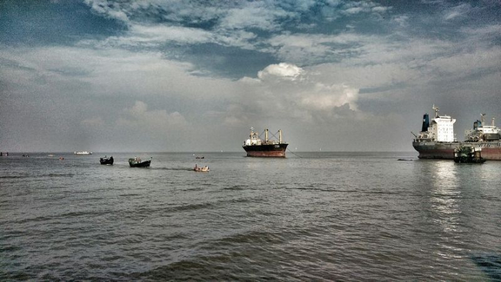 বঙ্গোপসাগরে নজরদারিতে মহাকাশে স্যাটেলাইট পাঠাবে বাংলাদেশ