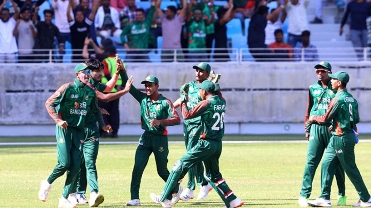 ভারতকে কাঁদিয়ে টানা দ্বিতীয় শিরোপা বাংলাদেশের ভারতকে কাঁদিয়ে টানা দ্বিতীয় শিরোপা বাংলাদেশের