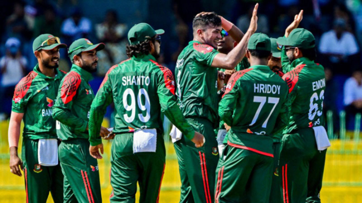 শ্রীলঙ্কার বিপক্ষে ওয়ানডে সিরিজ বাঁচানোর লড়াই আজ শ্রীলঙ্কার বিপক্ষে ওয়ানডে সিরিজ বাঁচানোর লড়াই আজ