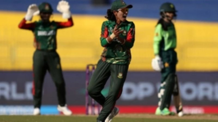 দুর্দান্ত বোলিংয়ে পাকিস্তানকে হারাল বাংলাদেশ