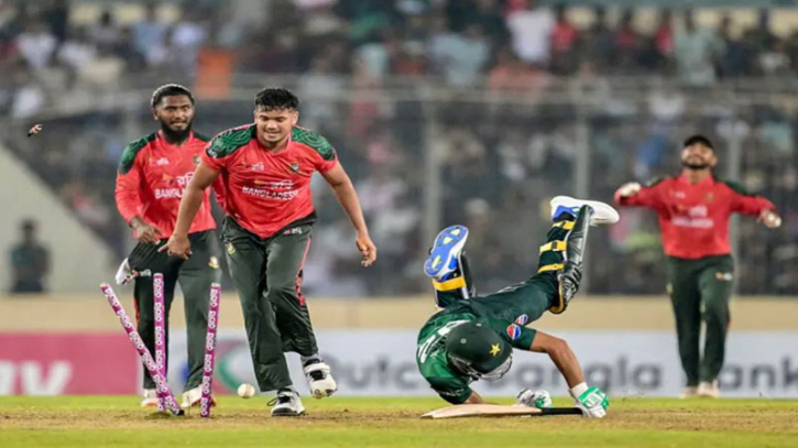 পাকিস্তানের বিপক্ষে দাপুটে জয় বাংলাদেশের