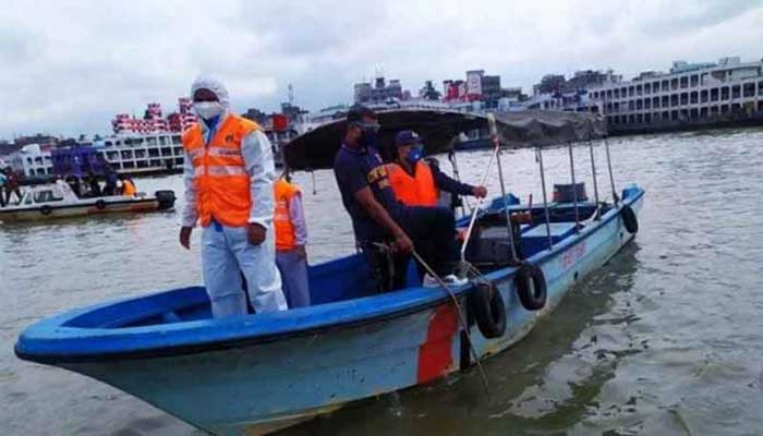 বুড়িগঙ্গায় দ্বিতীয় দিনের উদ্ধার অভিযান শুরু