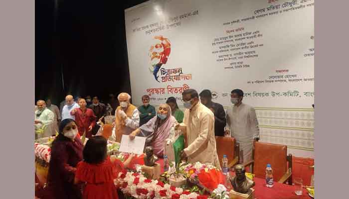 বঙ্গবন্ধুর জন্মশতবার্ষিকীতে শিশুদের জন্য শত পুরস্কার বঙ্গবন্ধুর জন্মশতবার্ষিকীতে শিশুদের জন্য শত পুরস্কার