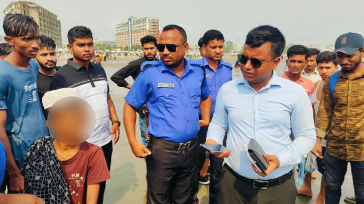 সমুদ্র সৈকত থেকে ৬০ রোহিঙ্গা আটক : ৪টি বাস জব্দ সমুদ্র সৈকত থেকে ৬০ রোহিঙ্গা আটক : ৪টি বাস জব্দ