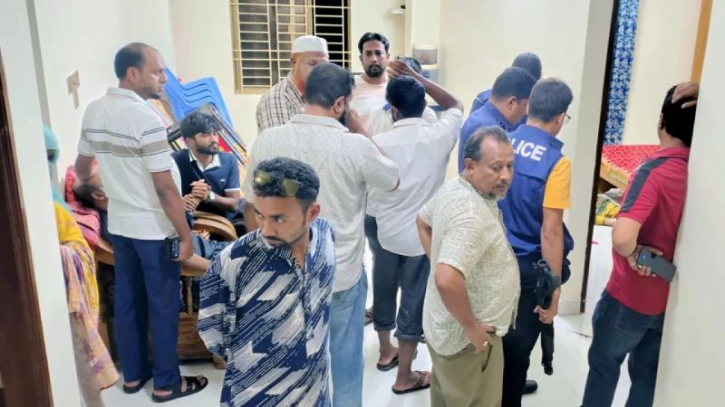 মা-মেয়েকে গলা কেটে হত্যা : ৩০ ভরি স্বর্ণালংকার লুট মা-মেয়েকে গলা কেটে হত্যা : ৩০ ভরি স্বর্ণালংকার লুট