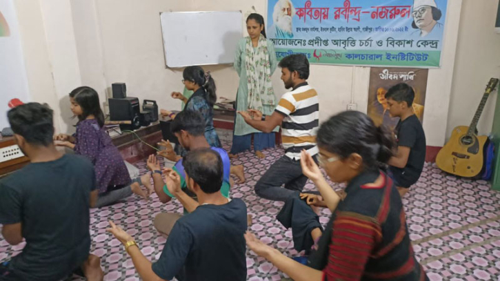 নকশিকাঁথার মাইম কর্মশালা: কলকাতার প্রিয়াংকা মন্ডল গাজীপুরে