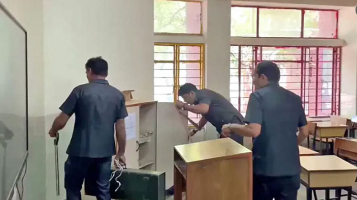 দিল্লিতে বোমা হামলায় স্কুল উড়িয়ে দেয়ার হুমকি
