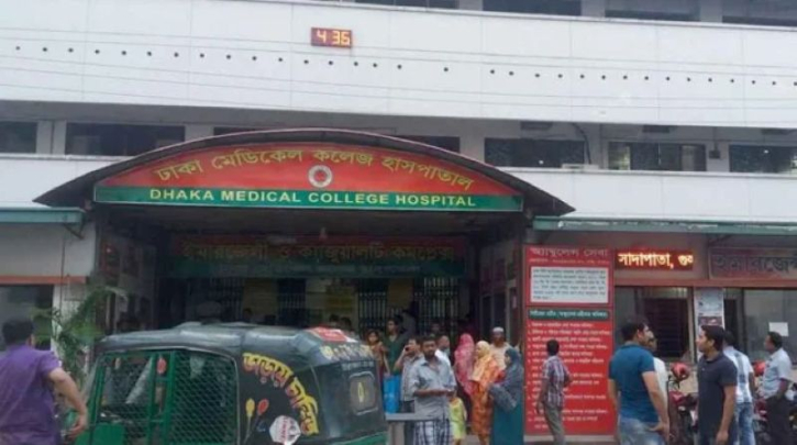 ডেমরায় সিটি করপোরেশনের গাড়ির ধাক্কায় ২ বিশ্ববিদ্যালয় শিক্ষার্থী