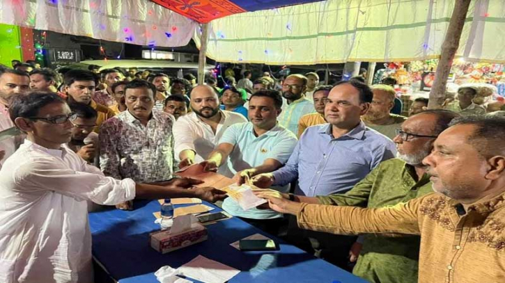 ত্রিশালের ৪০টি পূজা মণ্ডপে অনুদান দিলেন আমিনুল হক শামীম ত্রিশালের ৪০টি পূজা মণ্ডপে অনুদান দিলেন আমিনুল হক শামীম