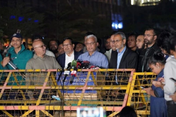 চিকিৎসা গ্রহণ করতে পারছেন খালেদা জিয়া: ডা. জাহিদ