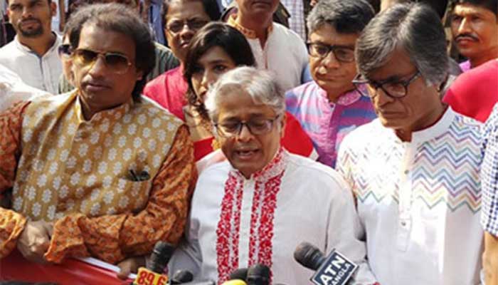 অসাম্প্রদায়িক মূল্যবোধ যেন সারা বছর মানুষের মনে থাকে : ঢাবি ভিসি অসাম্প্রদায়িক মূল্যবোধ যেন সারা বছর মানুষের মনে থাকে : ঢাবি ভিসি