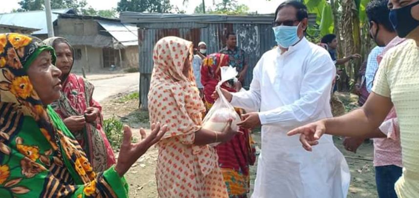 ৩০ হাজার পরিবারকে খাদ্য সামগ্রী বিতরণ করেছেন এমপি দুদু ৩০ হাজার পরিবারকে খাদ্য সামগ্রী বিতরণ করেছেন এমপি দুদু