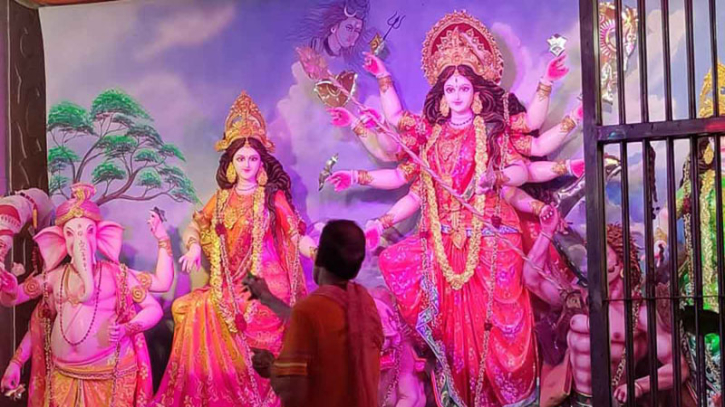 আজ মহানবমী : মণ্ডপে-মণ্ডপে বিদায়ের সুর