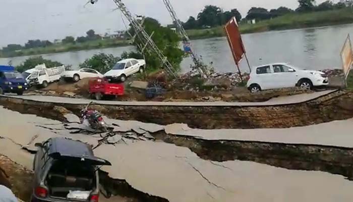 পাকিস্তানে শক্তিশালী ভূমিকম্পে নিহতের সংখ্যা বেড়ে ১৯
