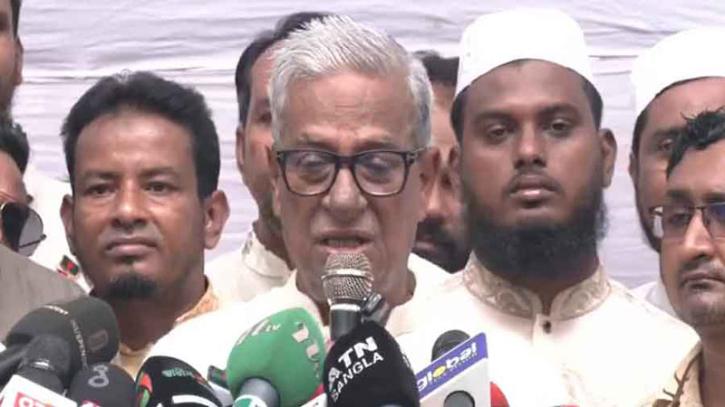 তিন উপদেষ্টাকে বিদায় করার আহ্বান ফারুকের তিন উপদেষ্টাকে বিদায় করার আহ্বান ফারুকের