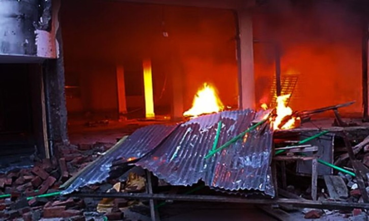 লক্ষ্মীপুরে সাবেক সংসদ সদস্যের বাড়িতে ফের আগুন