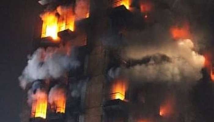 কমলাপুরে পোশাক কারখানায় আগুন, নিয়ন্ত্রণে ১০ ইউনিট কমলাপুরে পোশাক কারখানায় আগুন, নিয়ন্ত্রণে ১০ ইউনিট